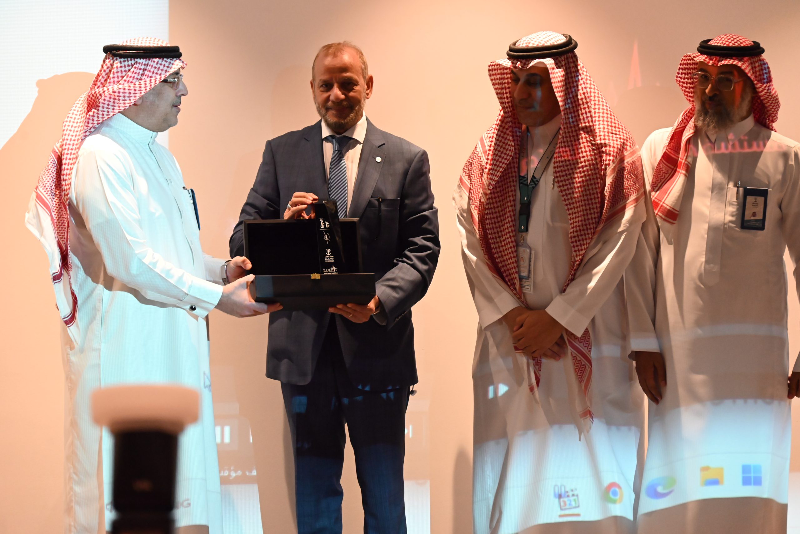 زيارة مستشفي تداوي العام الي ميناء الملك عبدالعزيز بالدمام